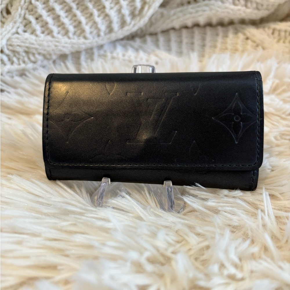 Authentic Louis Vuitton 4 ring key holder